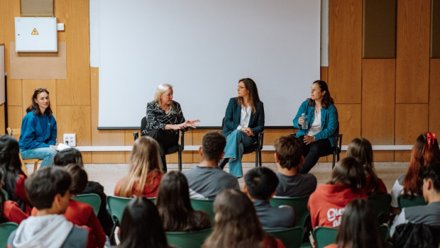 united way   da de la mujer y la nia en la ciencia i 