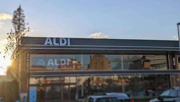 dl aldi supermarket shop sign