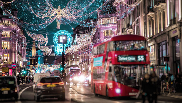 dl city of london west end westminster winter christmas shopping regent street oxford street lights cold dark unsplash