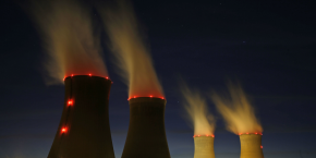 edf-nucleaire-centrale-de-dampierre-en-burly-tour-de-refroidissement-vue-de-nuit-vapeur-energie-production-d-electricite-areva-ecologie-demantelement-lobby-cea-france 20190830160211 edf-nucleaire-centrale-de-dampierre-en-burly-tour-de-refroidissement-vue-de-nuit-vapeur-energie-production-d-electricite-areva-ecologie-demantelement-lobby-cea-france 20190830160211