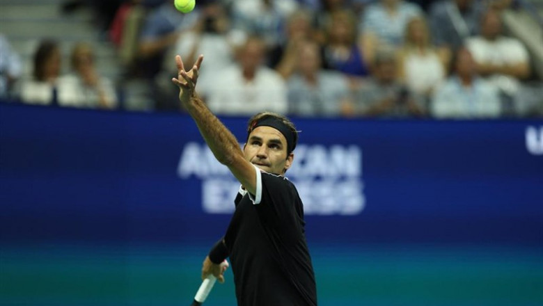 03 September 2019, US, New York: Swiss tennis player Roger Federer in action against Bulgaria's Grigor Dimitrov during their men's singles quarter-final tennis match of the 2019 US Open Grand Slam tournament at the Arthur Ashe Stadium. Photo: -/SMG via ZU | -/SMG via ZUMA Wire/dpa ep 03 september 2019 us new york swiss tennis player roger federer in action against bulgarias