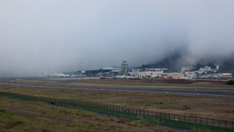 Archivo - Niebla en el aeropuerto Tenerife Norte (Los Rodeos) | FOTOMETEO - Archivo ep archivo niebla en el aeropuerto tenerife norte los rodeos