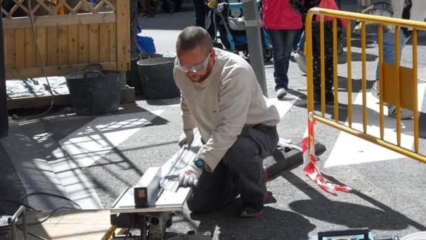 ep archivo   un trabajador del sector de la construccion en andorra