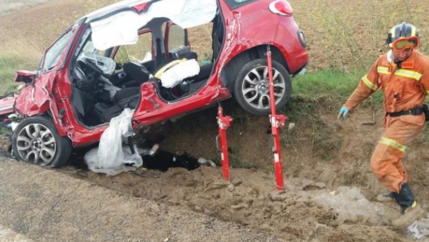 ep bomberos cercaunolos coches siniestrados