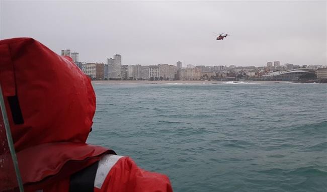 Buscan a una joven a la que arrastró el mar en A Coruña | SALVAMENTO MARÍTIMO ep buscanuna jovenlaarrastro mara coruna