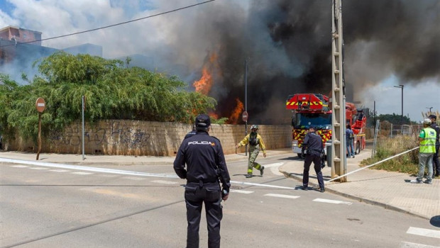 ep dos inquilinosun policia atendidoscausaun incendioun edificio