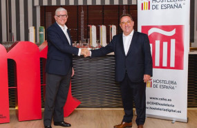 ep el director general de mahou san miguel alberto rodriguez toquero y el presidente de hosteleria