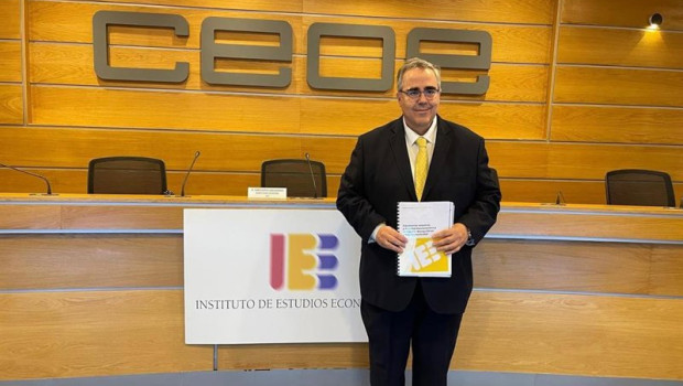 ep el director general gregorio izquierdo presenta el informe semestral de coyuntura economica del ep el director general gregorio izquierdo presenta el informe semestral de coyuntura economica del