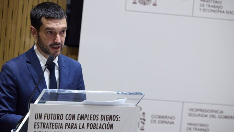 El ministro de Derechos Sociales, Consumo y Agenda 2030, Pablo Bustinduy, durante la clausura del acto “Un futuro con empleos dignos: Estrategia para la población gitana 2025–2028”, a 4 de junio de 2025, en Madrid (España). | Jesús Hellín - Europa Press ep el ministro de derechos sociales consumo y agenda 2030 pablo bustinduy durante la clausura del