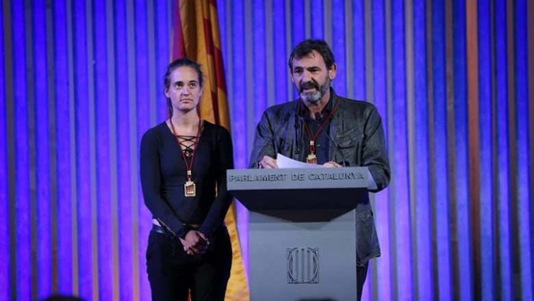 El Parlament de Cataluña entrega la Medalla d'Honor a la capitana del Sea Watch 3 Carola Rackete y al fundador de Proactiva Open Arms Óscar Camps. | David Zorrakino - Europa Press ep el parlament de cataluna entrega la medalla dhonor a la capitana del sea watch 3 carola rackete y