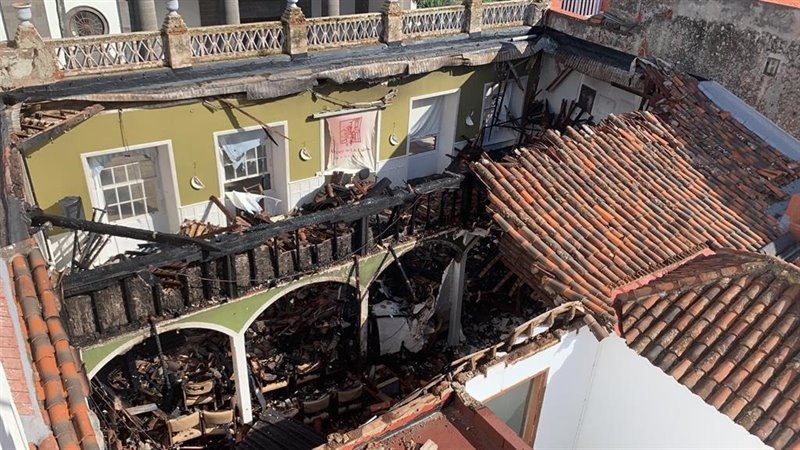 ep estado del ateneo de la laguna tras derrumbarse el techo por el incendio ep estado del ateneo de la laguna tras derrumbarse el techo por el incendio