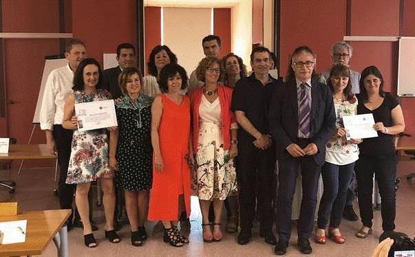 Foto de familia de los premios a la mejor alfabetización en salud | FERRER ep fotofamilialos premiosla mejor alfabetizacionsalud