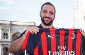 ep gonzalo higuain tras firmarac milan