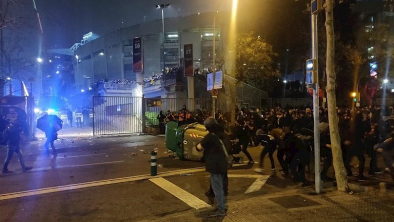 ep incidentes con manifestantes de tsunami democrtic en la zona del camp nou durante la celebracion