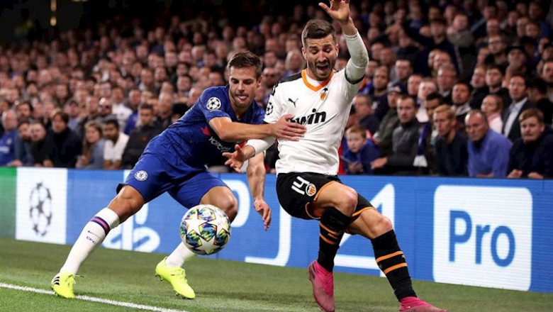 ep jose luis gay pelea con cesar azpilicueta durante el chelsea-valencia de la liga de campeones ep jose luis gay pelea con cesar azpilicueta durante el chelsea-valencia de la liga de campeones