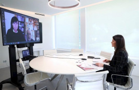 ep la reina se reune en videoconferencia con down espana