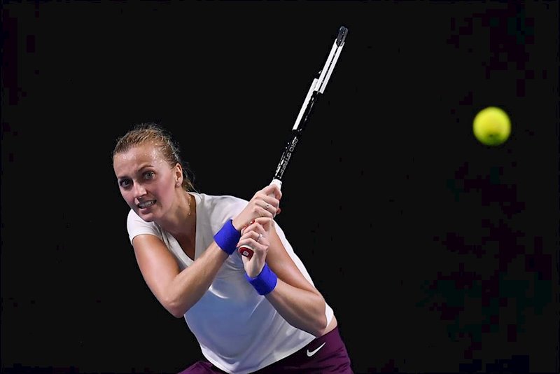 ep la tenista checa petra kvitova ejecuta un golpe en el torneo de brisbane