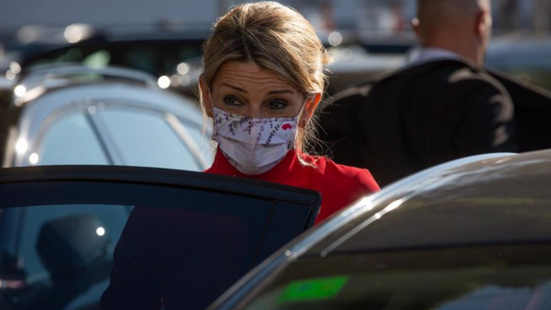 La vicepresidenta segunda del Gobierno y ministra de Trabajo y Economía Social, Yolanda Díaz, llega al auditorio del edificio corporativo de Seat, junto a a 27 de enero de 2022, en Martorell, Barcelona, Cataluña (España). | David Zorrakino - Europa Press ep la vicepresidenta segunda del gobierno y ministra de trabajo y economia social yolanda diaz llega