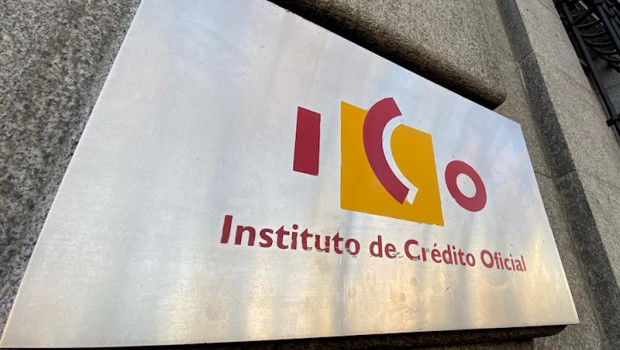 ep logo del instituto del credito oficial ico en una de las puertas de acceso de su sede en madrid