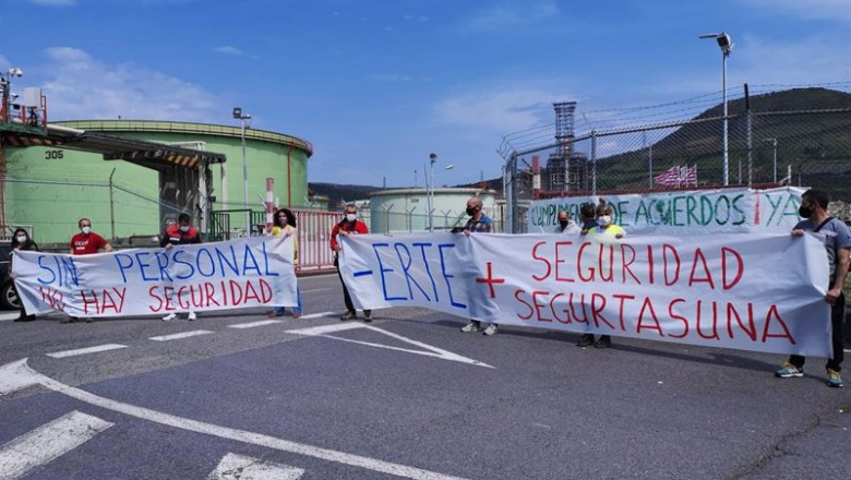 Manifestación en Muskiz (Bizkaia) de trabajadores de Petronor contra el ERTE (Archivo) | COMITÉ DE PETRONOR ep manifestacion en muskiz bizkaia de trabajadores de petronor contra el erte archivo