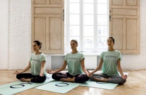ep mercedesla rosa lourdes mohedanoalejandra quereda haciendo yoga