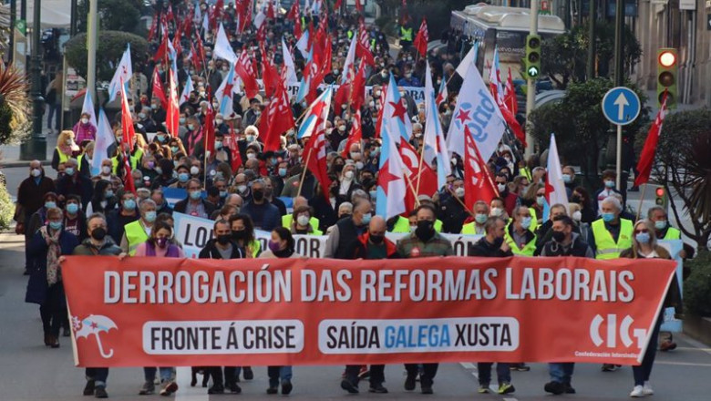 Protesta de la CIG contra la reforma laboral del Gobierno central en Vigo. | CIG ep protesta de la cig contra la reforma laboral del gobierno central en vigo