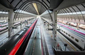 ep trenes parados y andenes vacios en en la estacion de santa justa de sevilla a 19 de enero de 2026
