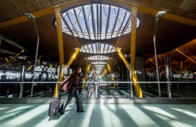 ep viajeros en la t4 del aeropuerto adolfo suarez madrid barajas