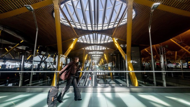 ep viajeros en la t4 del aeropuerto adolfo suarez madrid barajas