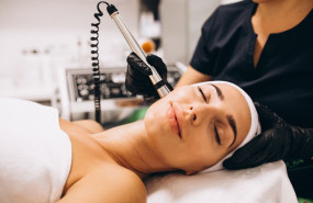 woman making beauty procedures beauty salon 1 1 woman making beauty procedures beauty salon 1 1