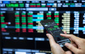 ep archivo businessman checking stock market data he using a mobile phone ep archivo businessman checking stock market data he using a mobile phone