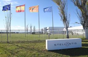 ep archivo   cartel de la fabrica de stellantis a 10 de diciembre de 2024 en figueruelas zaragoza