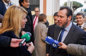 ep archivo   el ministro de transportes y movilidad sostenible oscar puente habla con la alcaldesa