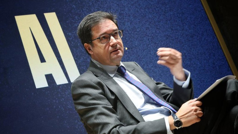 Archivo - El ministro para la Transformación Digital y de la Función Pública, Óscar López, en la firma de un convenio entre la Junta y la Sociedad Española para la Transformación Tecnológica (SETT EPE) para el desarrollo del IMEC en Málaga en una imagen d | MINISTERIO PARA LA TRANSFORMACIÓN DIGITAL ep archivo el ministro para la transformacion digital y de la funcion publica oscar lopez en la