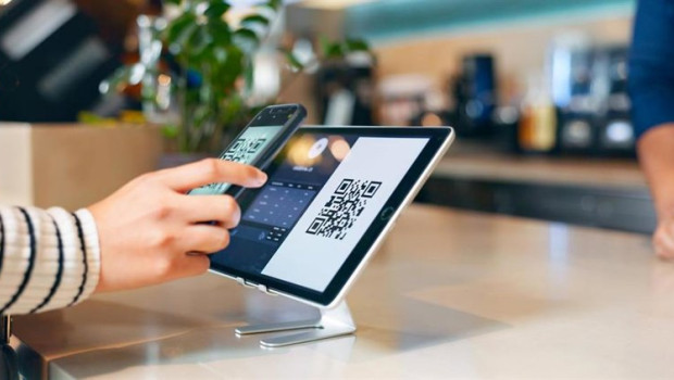 ep archivo telefono movil escanenado un codigo qr ep archivo telefono movil escanenado un codigo qr