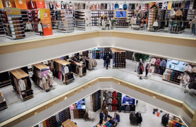 ep archivo   vista de las diferentes plantas en la inauguracion de una tienda uniqlo en la gran via