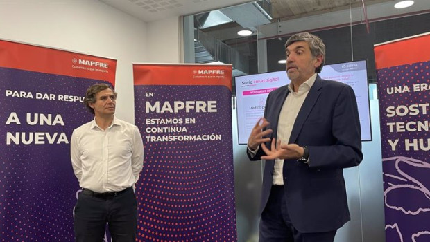ep el ceo de salvia pedro diaz yuste y el director de innovacion de mapfre espana juan cumbrado
