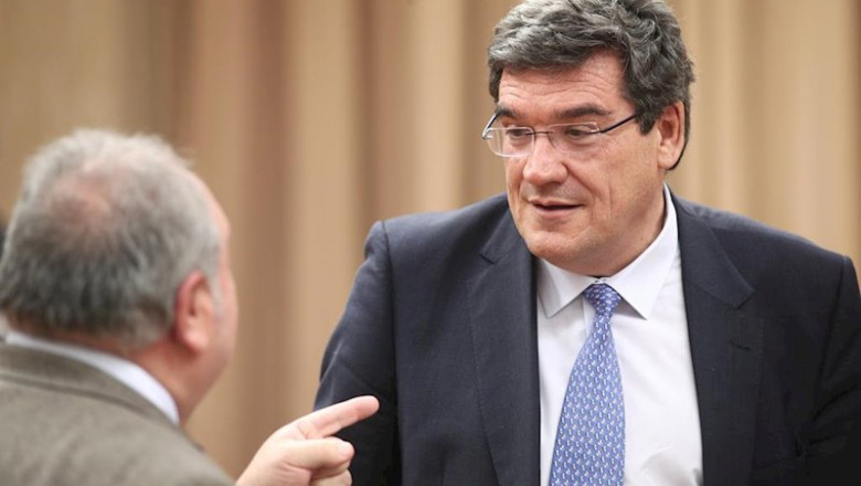 ep el ministro de inclusion seguridad social y migraciones jose luis escriva a su llegada a la ep el ministro de inclusion seguridad social y migraciones jose luis escriva a su llegada a la