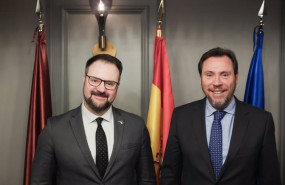 ep el ministro oscar puente junto a su homologo de letonia kaspars briskens