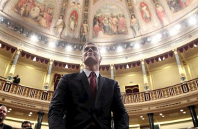 ep el presidente del gobierno pedro sanchez posa sonriente en el hemiciclo del congreso de los 20200210133104