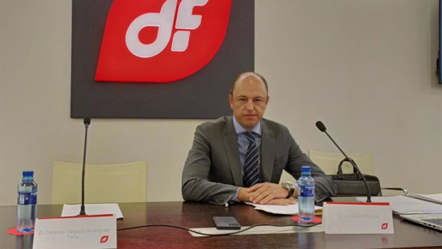 ep el vicepresidente de la empresa jaime isita momentos antes de la junta extraordinaria de