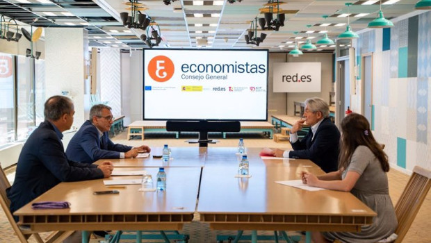 ep firma del protocolo entre el consejo general de economistas y redes