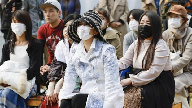 ep japoneses protegiendose del coronavirus