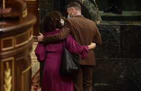ep la ministra de hacienda maria jesus montero y el portavoz del psoe felipe sicilia conversan en