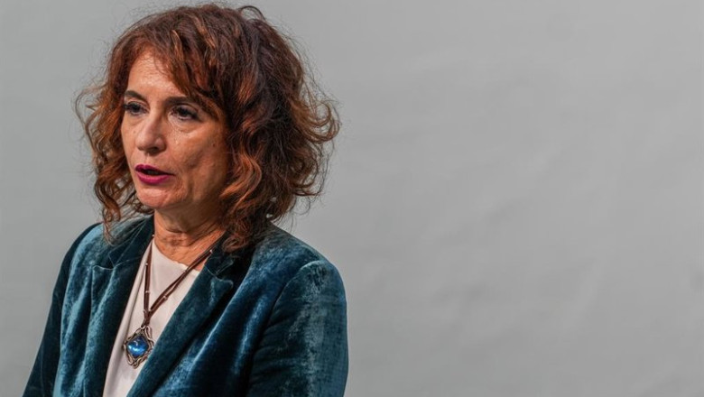 La secretaria general del PSOE-A en rueda de prensa, a 18 de diciembre del 2025. La secretaria general del PSOE-A, María Jesús Montero, atiende a los medios antes de la reunión de la Comisión Ejecutiva Regional (CER) | Eduardo Briones - Europa Press ep la secretaria general del psoe a en rueda de prensa a 18 de diciembre del 2025 la secretaria 20260109101303