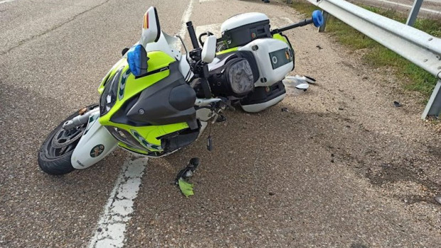 ep motocicleta en la que ha sufrido el accidente el guardia civil en villardefrades valladolid