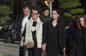 ep sol daurella y su hija a su llegada al funeral de carles vilarrubi