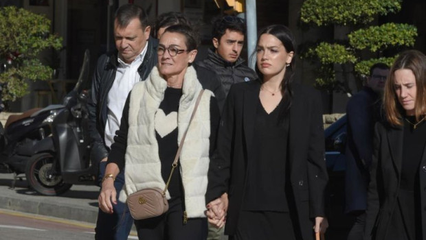 ep sol daurella y su hija a su llegada al funeral de carles vilarrubi