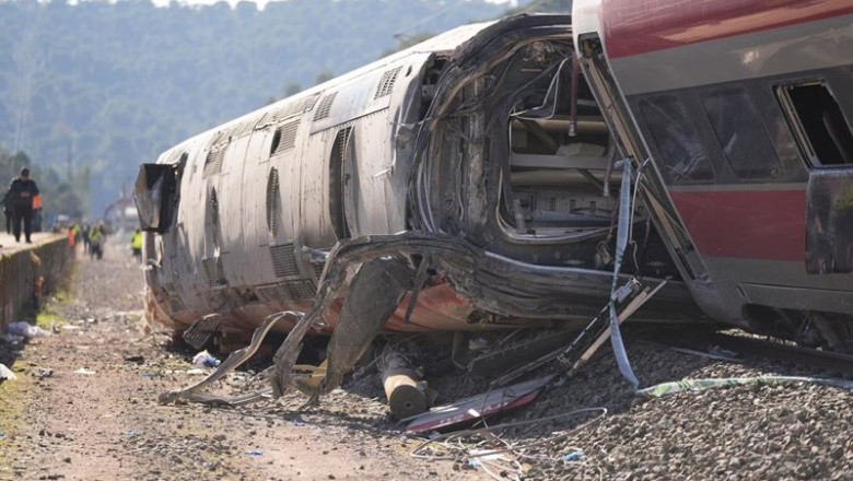 ep uno de los vagones del tren de iryo que descarrilo a 20 de enero de 2026 en adamuz cordoba ep uno de los vagones del tren de iryo que descarrilo a 20 de enero de 2026 en adamuz cordoba