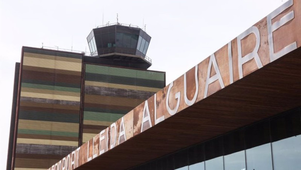 ep archivo   aeropuerto de lleida alguaire foto de archivo